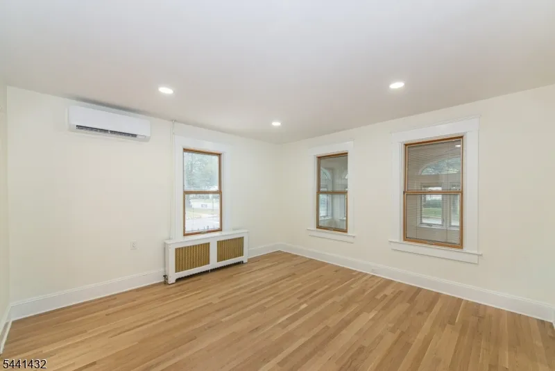 69 W Hanover Ave Morris Plains, NJ 07950