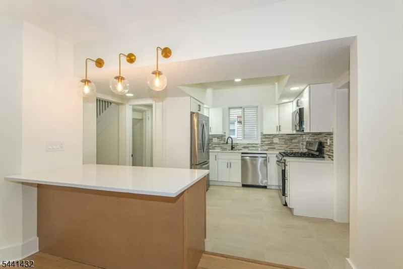 69 W Hanover Ave Morris Plains, NJ 07950