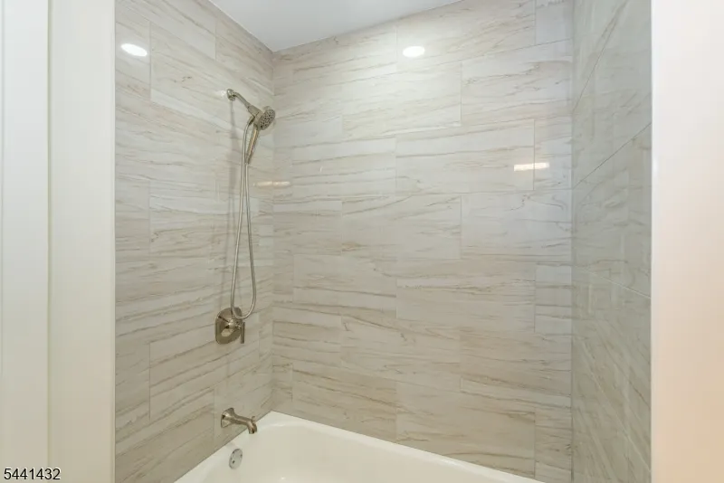69 W Hanover Ave Morris Plains, NJ 07950