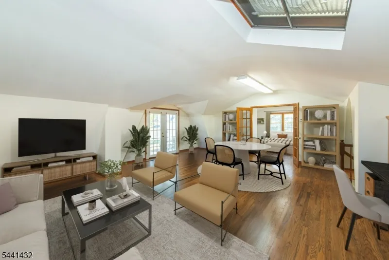 69 W Hanover Ave Morris Plains, NJ 07950