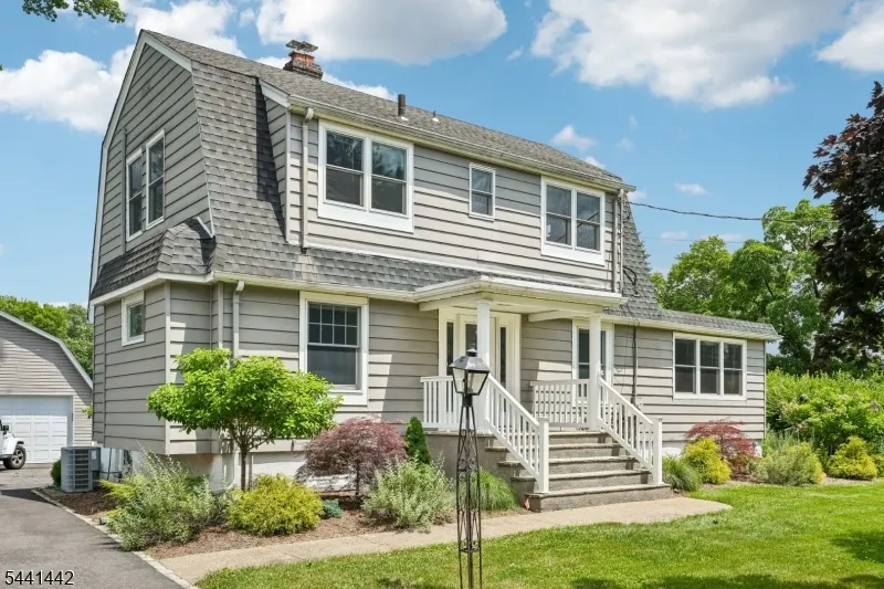 377 Hollywood Ave Fairfield, NJ 07004
