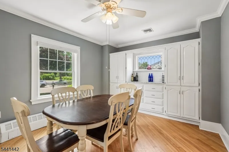 377 Hollywood Ave Fairfield, NJ 07004