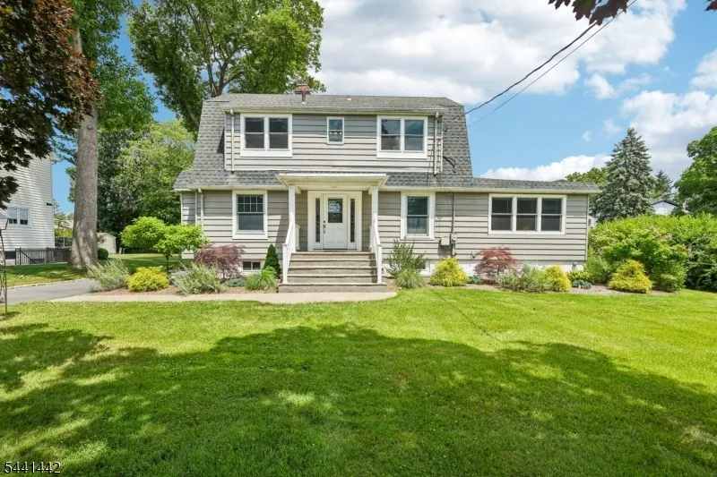377 Hollywood Ave Fairfield, NJ 07004