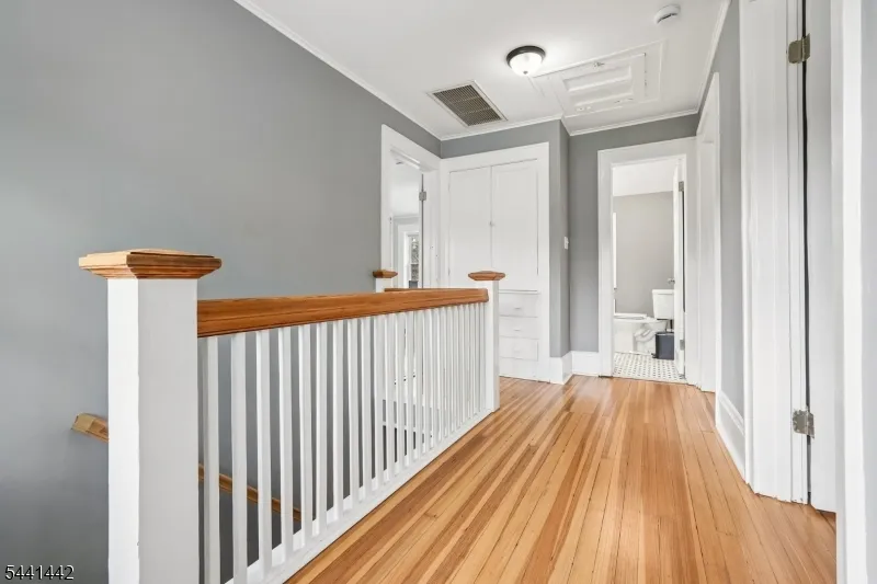 377 Hollywood Ave Fairfield, NJ 07004