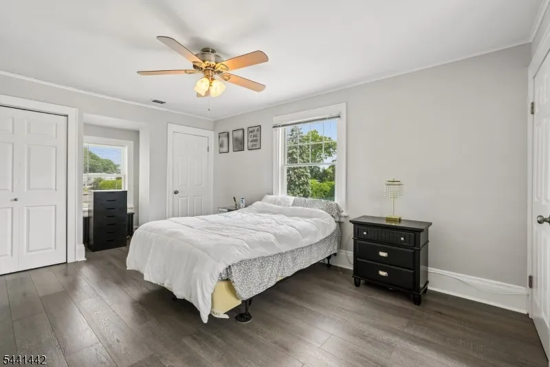 377 Hollywood Ave Fairfield, NJ 07004