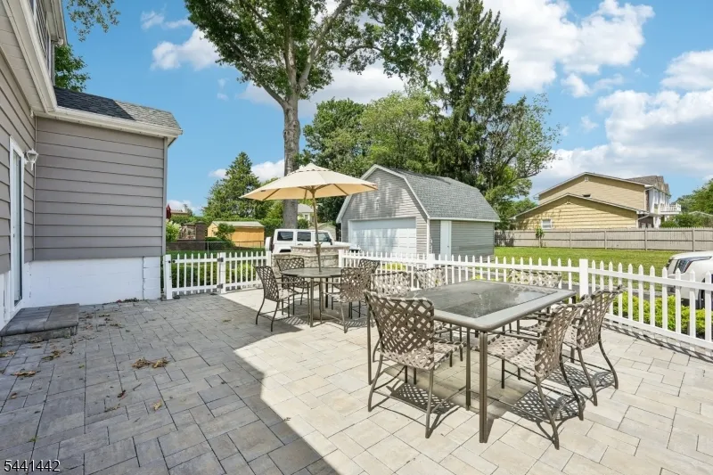 377 Hollywood Ave Fairfield, NJ 07004
