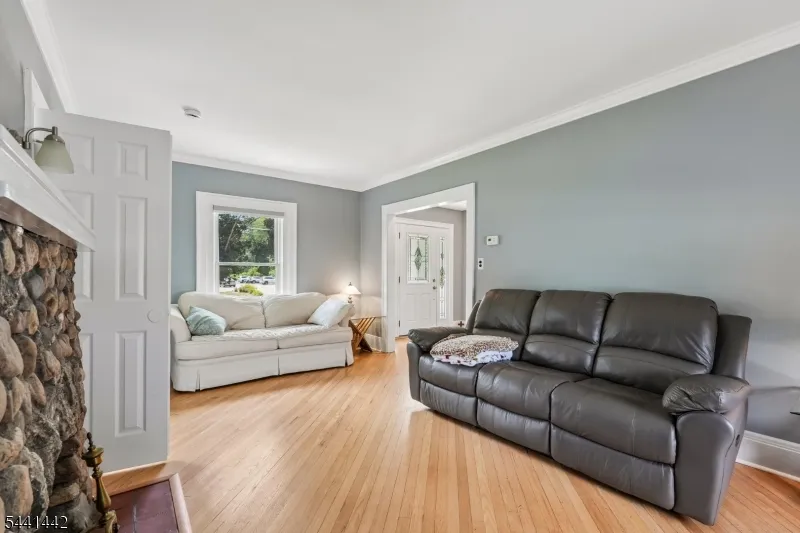 377 Hollywood Ave Fairfield, NJ 07004