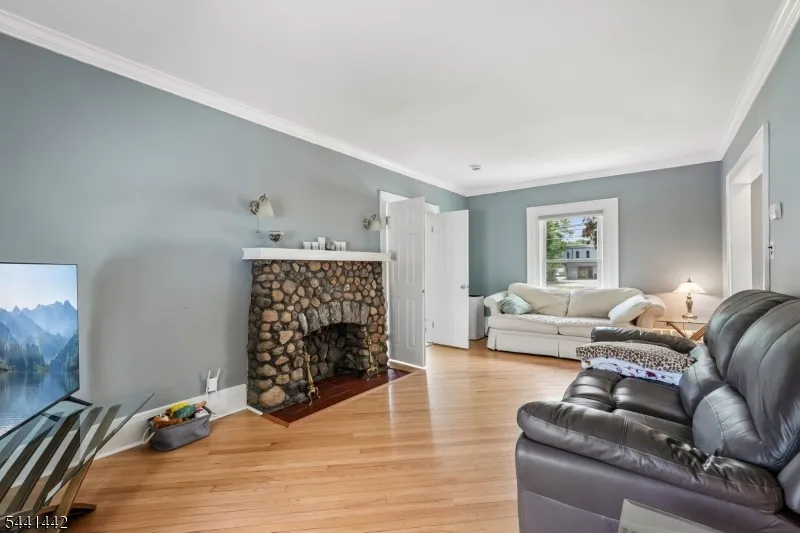 377 Hollywood Ave Fairfield, NJ 07004