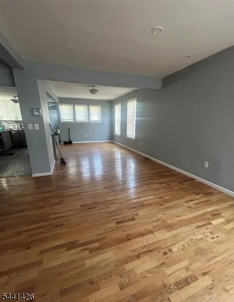 27 Richelieu Ter Newark City, NJ 07106