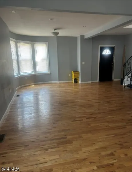 27 Richelieu Ter Newark City, NJ 07106