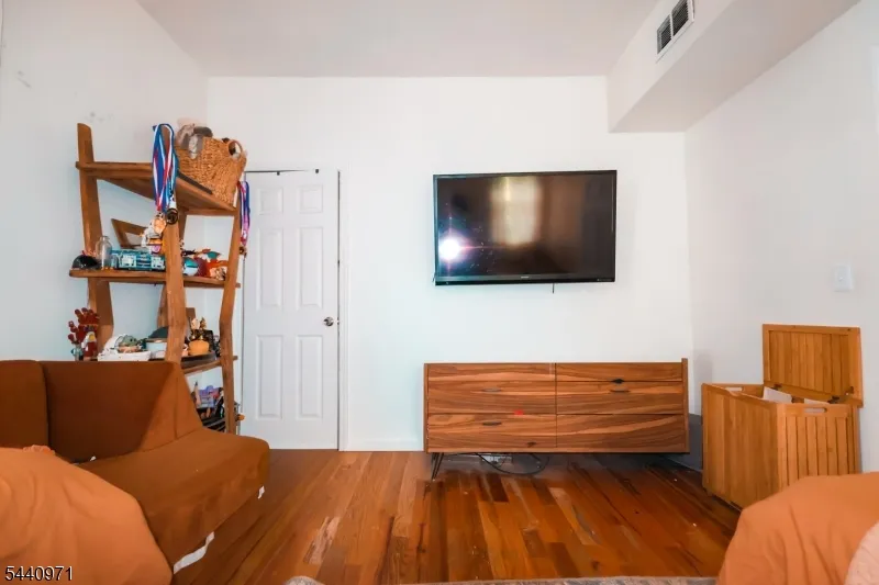 161 Milford Ave Newark City, NJ 07108
