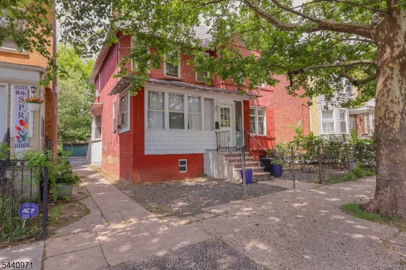 161 Milford Ave Newark City, NJ 07108