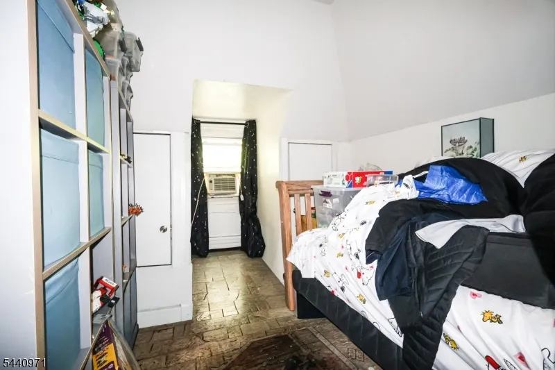 161 Milford Ave Newark City, NJ 07108