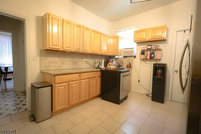 161 Milford Ave Newark City, NJ 07108