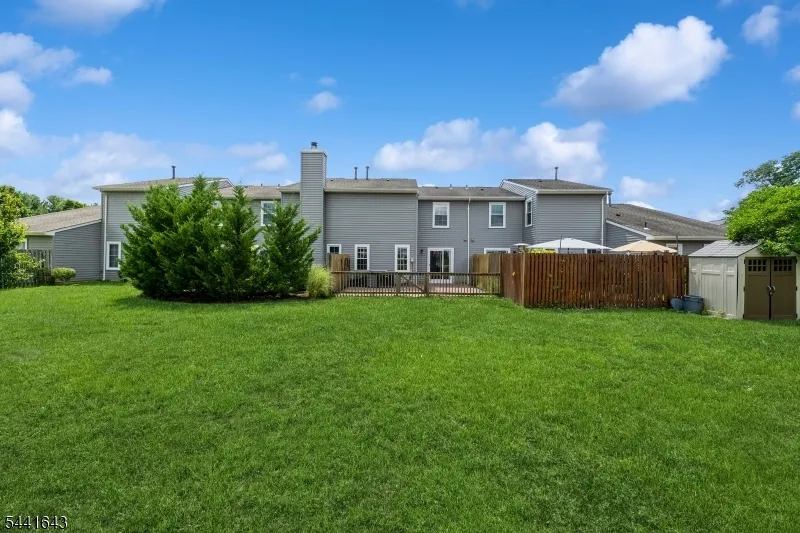 7 Sloop Sq Howell, NJ 07728