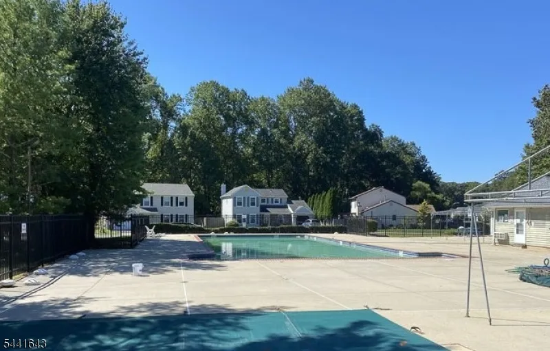 7 Sloop Sq Howell, NJ 07728