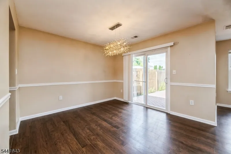 7 Sloop Sq Howell, NJ 07728