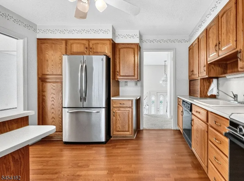 105 VICTORIA DRIVE Clark, NJ 07066