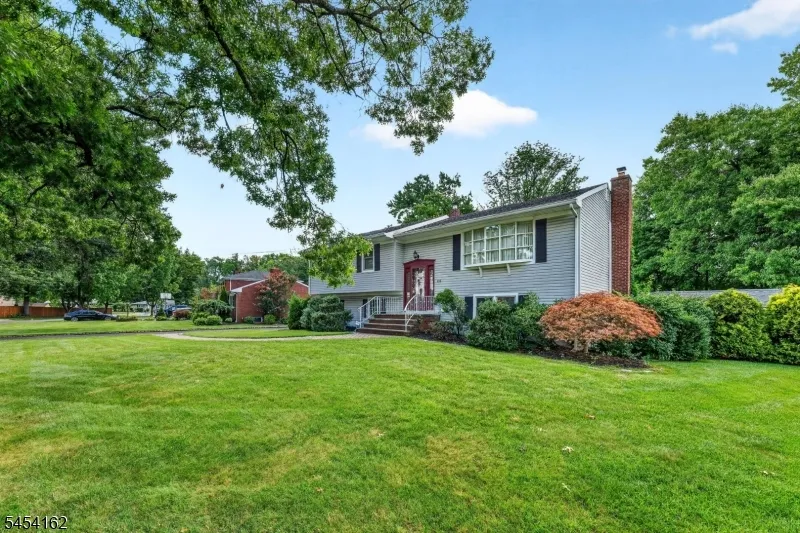 105 VICTORIA DRIVE Clark, NJ 07066