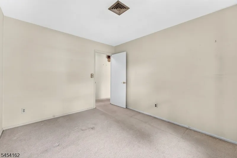 105 VICTORIA DRIVE Clark, NJ 07066