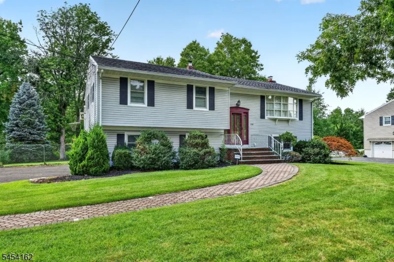 105 VICTORIA DRIVE Clark, NJ 07066
