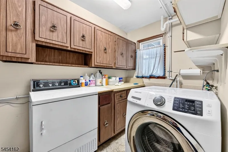 105 VICTORIA DRIVE Clark, NJ 07066