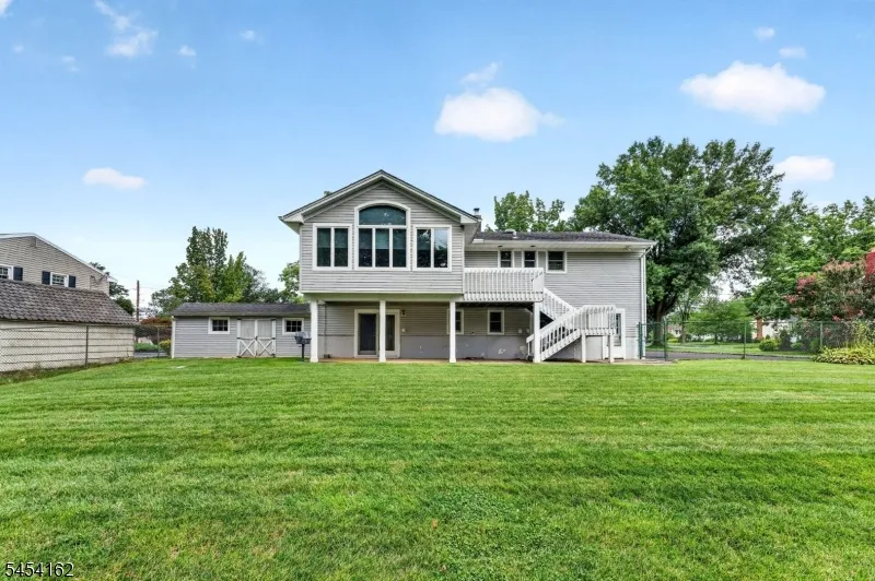 105 VICTORIA DRIVE Clark, NJ 07066