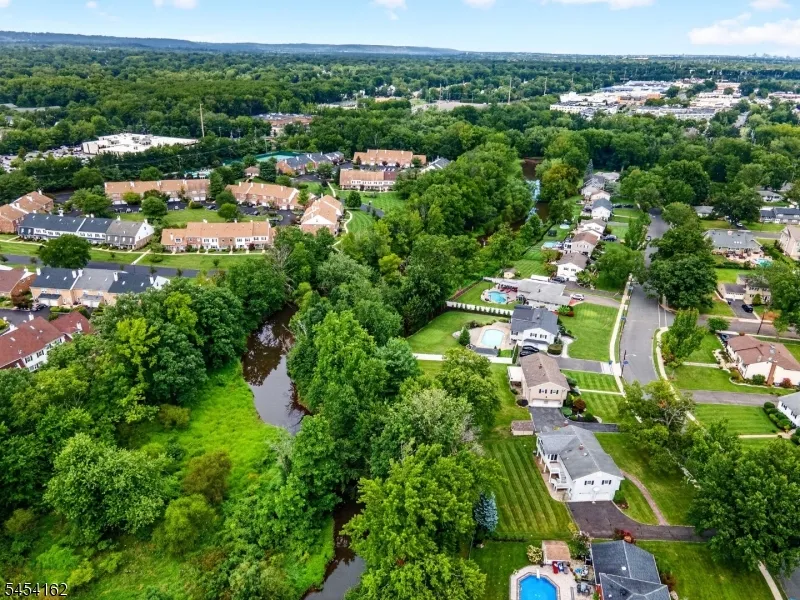 105 VICTORIA DRIVE Clark, NJ 07066