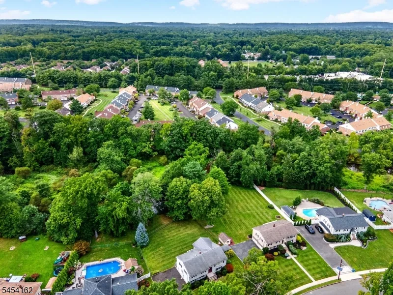 105 VICTORIA DRIVE Clark, NJ 07066
