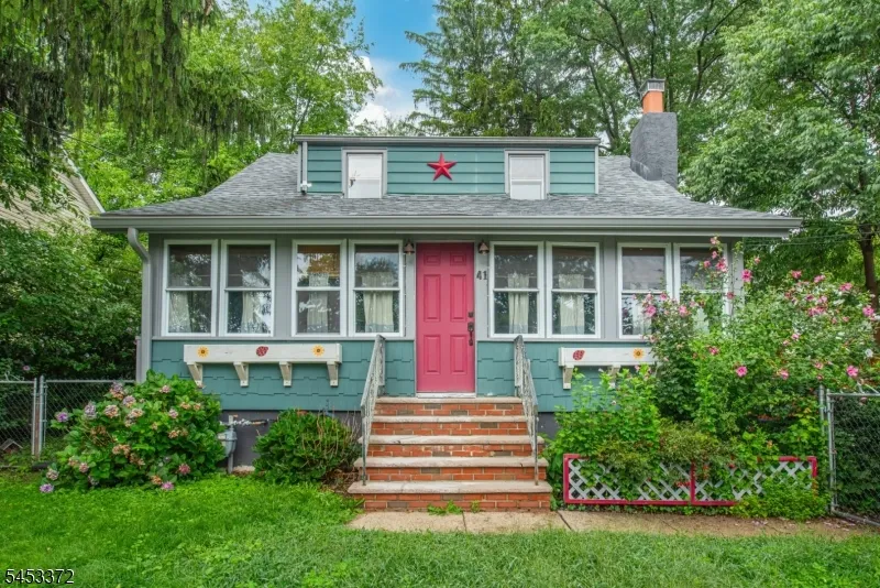 41 Dacotah Ave Parsippany-Troy Hills, NJ 07034
