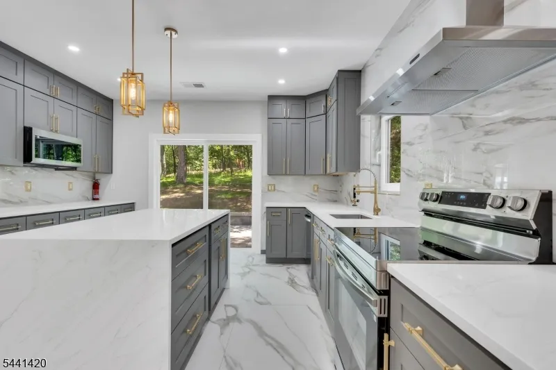 68 North Rd Boonton, NJ 07005
