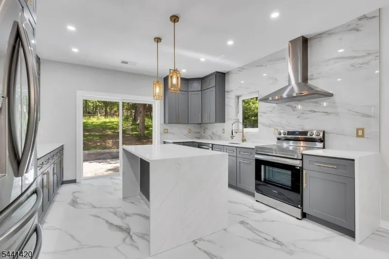 68 North Rd Boonton, NJ 07005