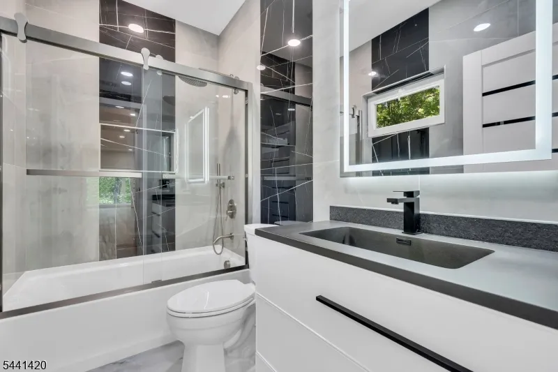 68 North Rd Boonton, NJ 07005