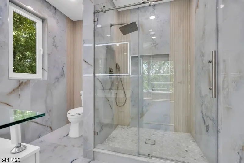 68 North Rd Boonton, NJ 07005