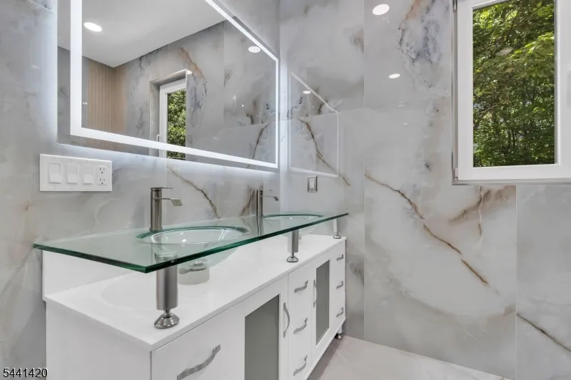68 North Rd Boonton, NJ 07005