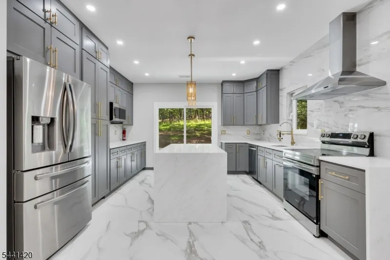 68 North Rd Boonton, NJ 07005