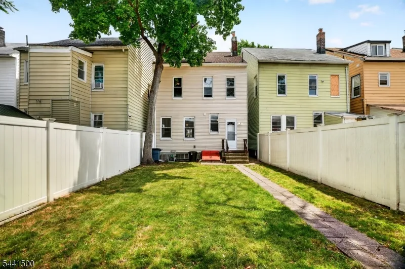 630 Madison Ave Paterson City, NJ 07514