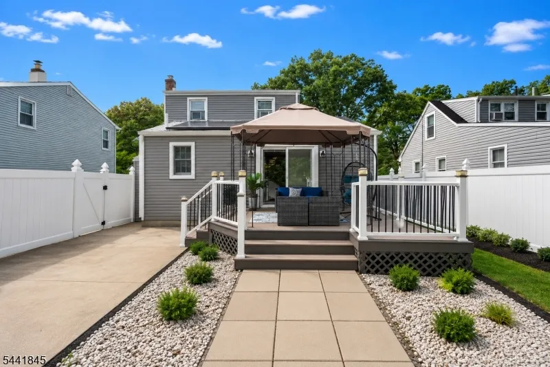 34 Chase Ave Woodbridge, NJ 07001