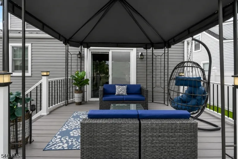 34 Chase Ave Woodbridge, NJ 07001