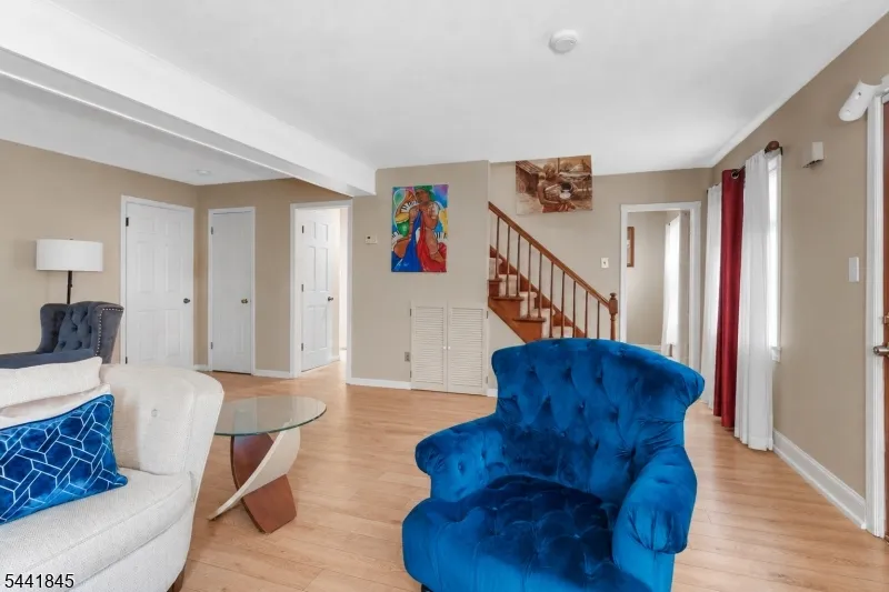 34 Chase Ave Woodbridge, NJ 07001