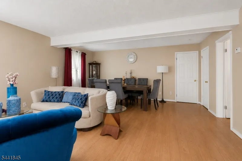 34 Chase Ave Woodbridge, NJ 07001