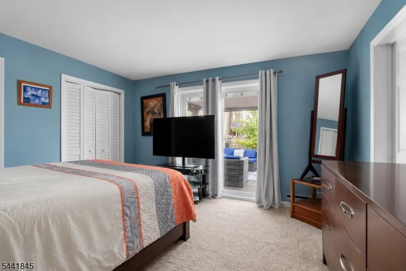 34 Chase Ave Woodbridge, NJ 07001