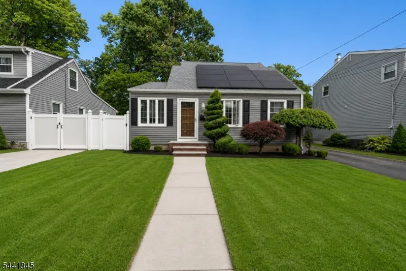 34 Chase Ave Woodbridge, NJ 07001