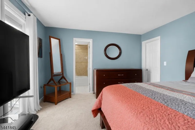34 Chase Ave Woodbridge, NJ 07001