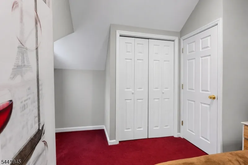 34 Chase Ave Woodbridge, NJ 07001