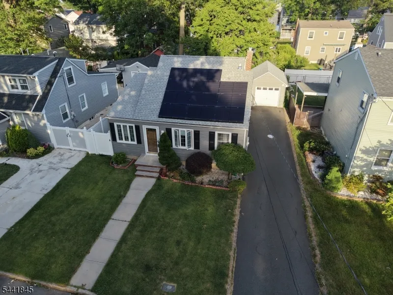 34 Chase Ave Woodbridge, NJ 07001