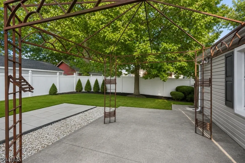 34 Chase Ave Woodbridge, NJ 07001