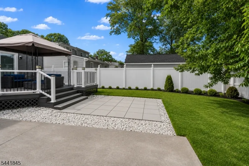 34 Chase Ave Woodbridge, NJ 07001