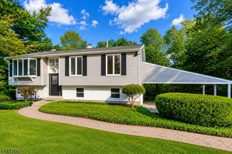 13 Chickadee Rd