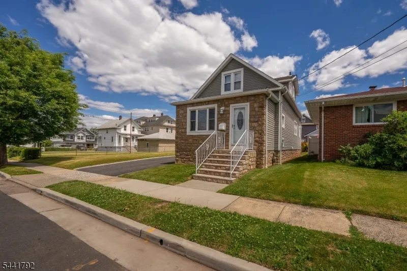 113 Arthur St Linden City, NJ 07036